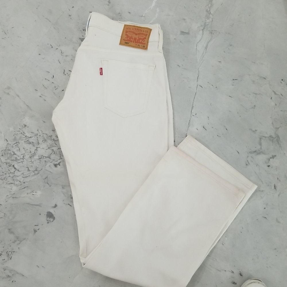 Lev 569 white denim jeans, size 31 x 32, great Pre-owned condition, unisex